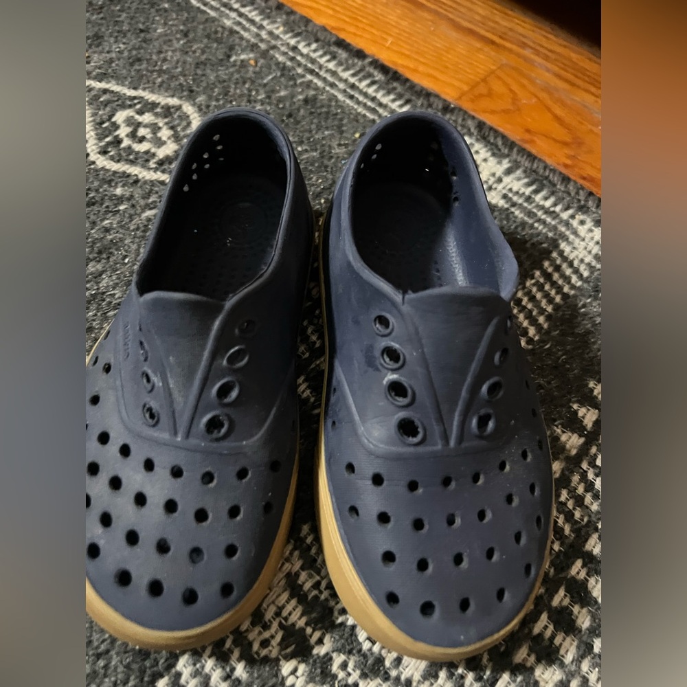 Native boys Navy Slip-Ons